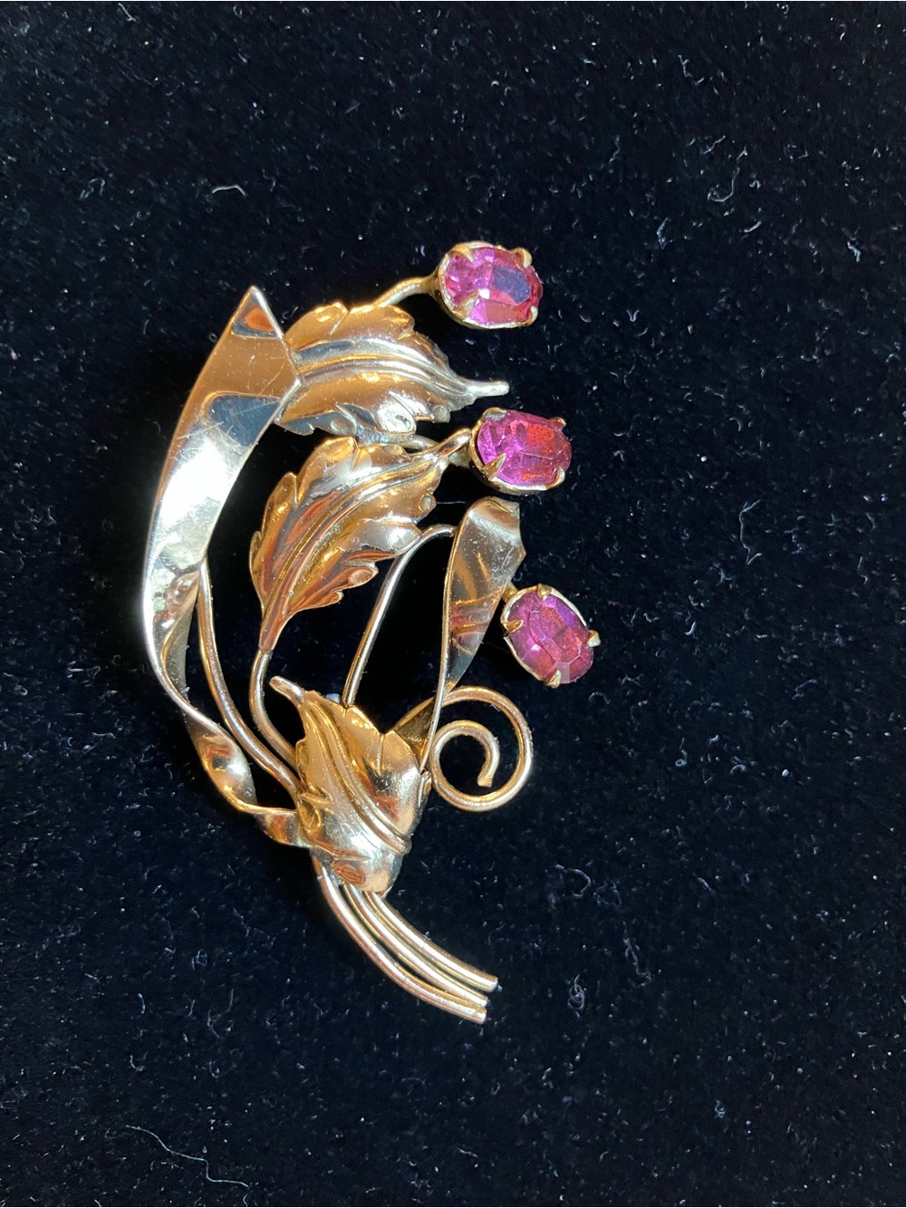 Gold and Ruby colored Flower Brooch. - Picture 5 of 10